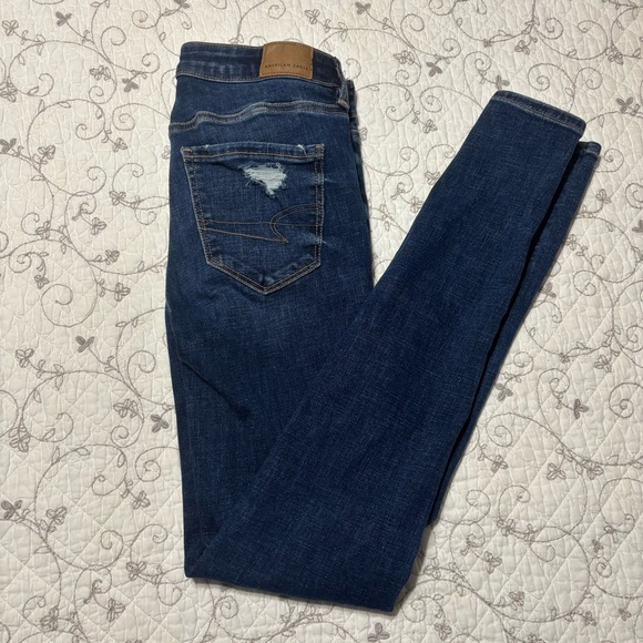 American Eagle Dark Wash Ripped Skinny Jeans - Picture 3 of 5